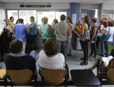 Πάνω από 2 εκ. φορολογικές δηλώσεις μέχρι στιγμής - 739 ευρώ ο επιπλέον φόρος για 700.000 φορολογούμενους